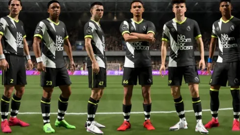 El Kit contiene TIFO, Ttemática de estadio y escudo.