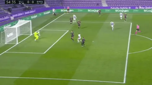 Courtois sacó una pelota de gol a Orellana.