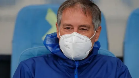 Hola firmó en su nuevo club