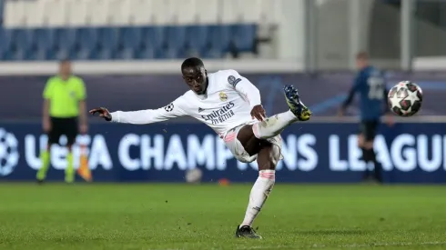 Ferland Mendy se inventó un golazo lejano de derecha.