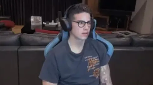 James abre su canal de Twitch