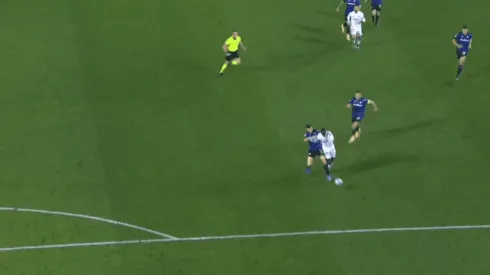 Así fue la falta que derivó la roja al Atalanta.