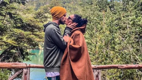 El animador compartió una tierna postal junta su pareja.