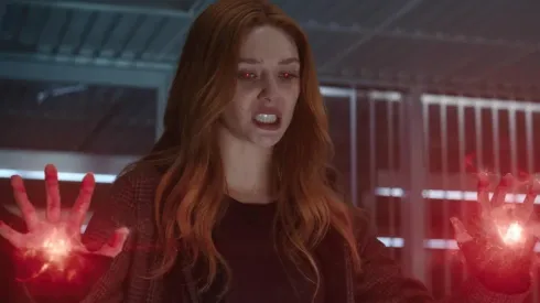 Elizabeth Olsen en uno de los momentos cruciales de "WandaVision".