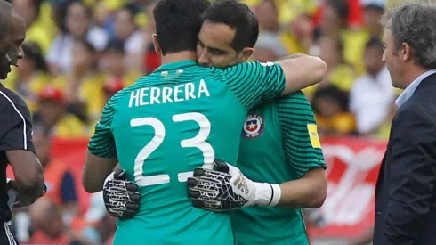 Johnny Herrera asegura que tiene una gran relación con Claudio Bravo