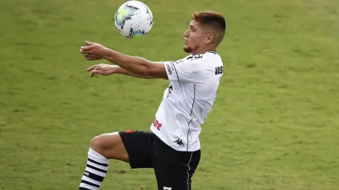 Leonardo Gil deja Brasil y es refuerzo de Colo Colo