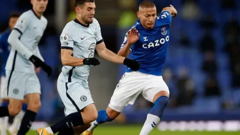 El 4° y 5° de la Premier League juegan un duelo clave por puestos europeos.