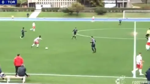 Largie Ramazani en el momento de la ejecución del tiro