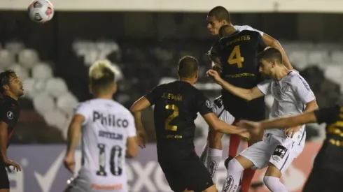 Santos ganó y se acerca a la tercera fase de Libertadores