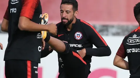 Mauricio Isla es la gran novedad en los entrenamientos de la selección chilena que comenzaron con un microciclo al mando de Martín Lasarte.