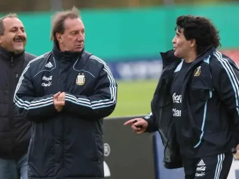 Lo cuidan: Bilardo no sabe aún de la muerte de Maradona