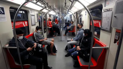 El tren subterráneo adapta su horario por el cambio en el Toque de queda
