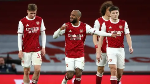 Arsenal se acerca al Tottenham