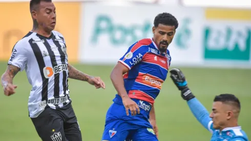 Eduardo Vargas marcó en Brasil