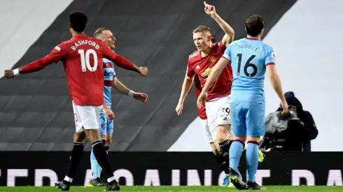 Manchester United sigue en la parte alta de la tabla