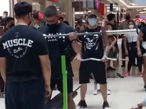 Insólita protesta: ¡Hicieron ejercicios en pleno Costanera Center!