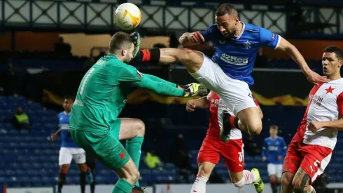 Ondrej Kolar terminó con feos cortes tras la patada de Kemar Roofe