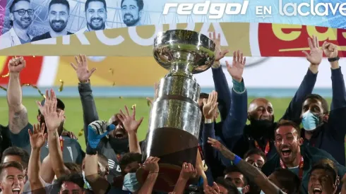 Universidad Católica se transformó en el Supercampeón del fútbol chileno al dar vuelta el partido ante Colo Colo en el Estadio Nacional.