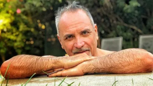 A pesar de estar lejos de la pantalla, Luis Jara no deja de dar que hablar.