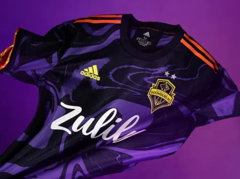 ¡Deme mil! Seattle Sounders lanza camiseta de Jimmy Hendrix