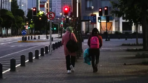 No respetar la medida está sujeto a multas, y en caso de reincidir, penas efectivas de cárcel.