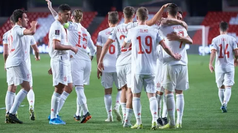 España debe levantar el nivel. Grecia demostró como un equipo cerrado puede interrumpir la propuesta de Luis Enrique.