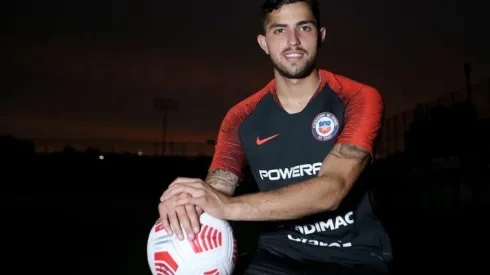 El defensor se estrenó con la selección adulta.