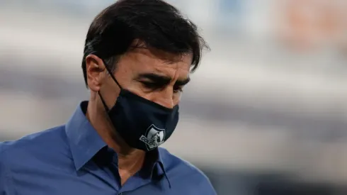 Gustavo Quinteros apretó, una vez más, a la dirigencia de Colo Colo con evidente molestia por los refuerzos.