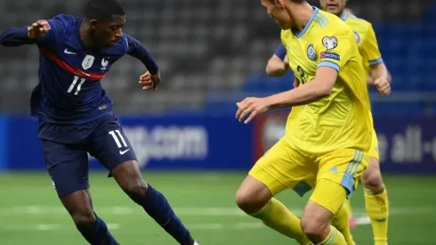 Ousmane Dembélé marcó el primer gol de Francia ante Kazajistán.