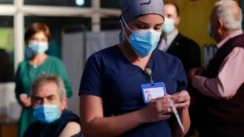 Esta semana continúa la vacunación en población sana por edad.