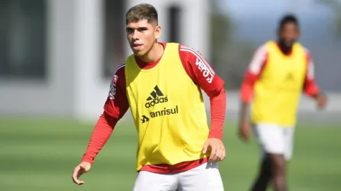 Palacios cumplió su primera práctica con el Inter de Porto Alegre