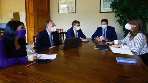 Titulares de Hacienda y Desarrollo Social en reunión con Senadores oficialistas