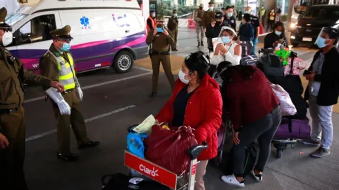 Viajeros que ingresan a Chile son trasladados a hotel transitorio