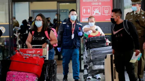 Chile cierra sus fronteras por alza de contagios