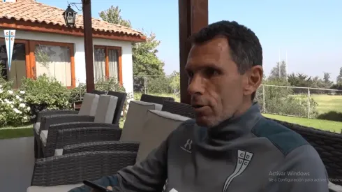 Gustavo Poyet lideró el emotivo llamado a los aficionados de Universidad Católica.