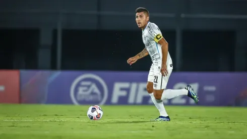 Pinares jugó 45' minutos