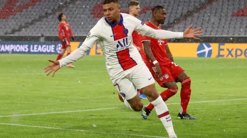 Mbappé celebra su gol al minuto 3 del partido.