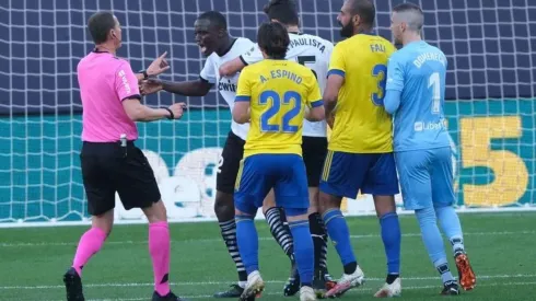 Mouctar Diakhaby reclamó por insultos racistas recibidos.