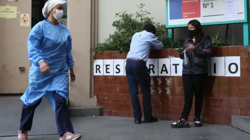 Ocupación de camas llega al 96% en Chile