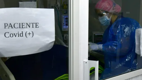 Minsal reporta 6.372 nuevos contagios y 5 comunas retroceden a cuarentena