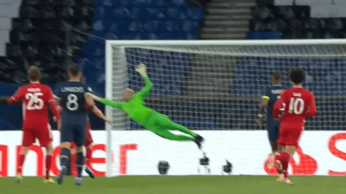 Keylor Navas y una volada que vale la clasificación del PSG a semis de Champions League.