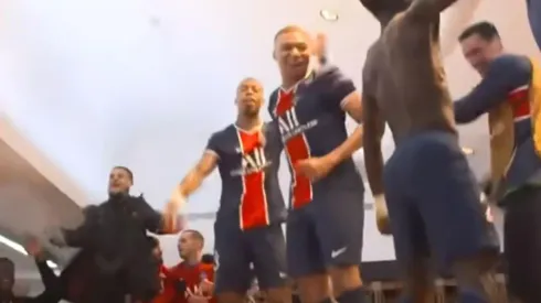 Mbappé y compañía saltan y cantan en el camarín