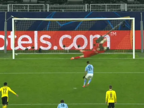 Video: Manchester City vuelve a la vida con un penal de Mahrez