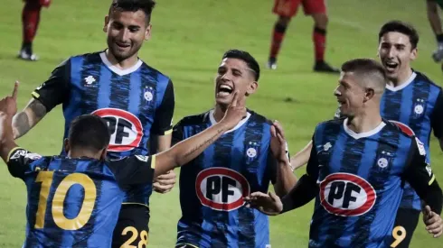 Huachipato golea a Ñublense y avanza en la tabla de posiciones