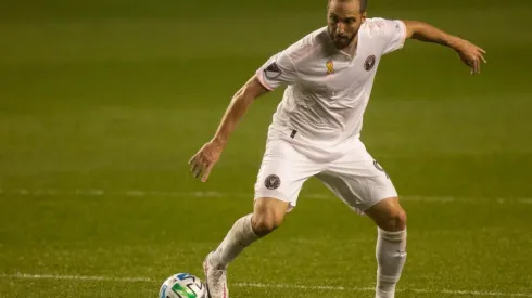 Gonzalo Higuaín prefiere la comida y el vino antes que seguir ligado al fútbol