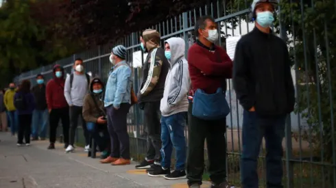 Filas en el Registro Civil para obtener ClaveÚnica