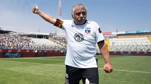 Carlos Caszely asegura que la mayoría lo ama y el que no, lo respeta