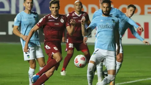 Las emociones del partido llegaron en los minutos finales.