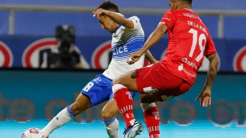 Universidad Católica vuelve al liderato luego de vencer a Curicó Unido