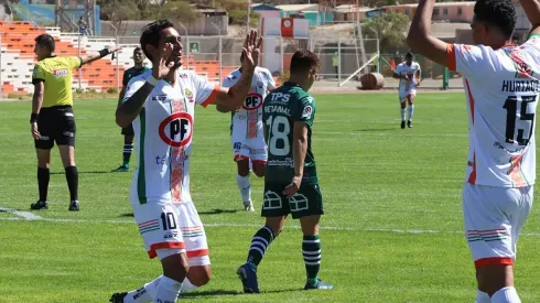 Cobresal derrotó a Wanderers y gana su primer partido del Torneo ante un Decano que se hunde.